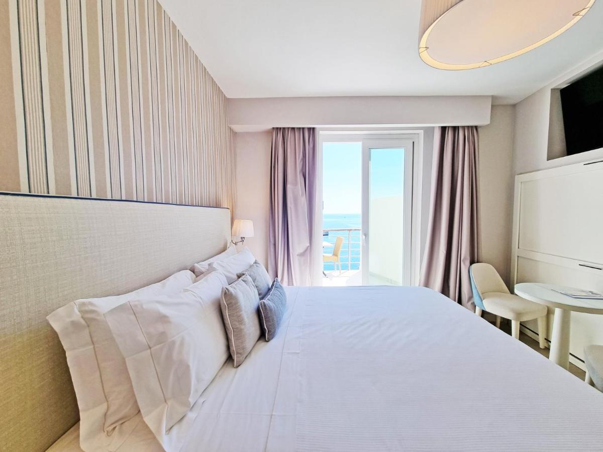 Hotel Plaza Porto Azzurro Ngoại thất bức ảnh