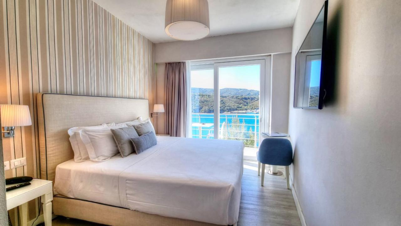 Hotel Plaza Porto Azzurro Ngoại thất bức ảnh