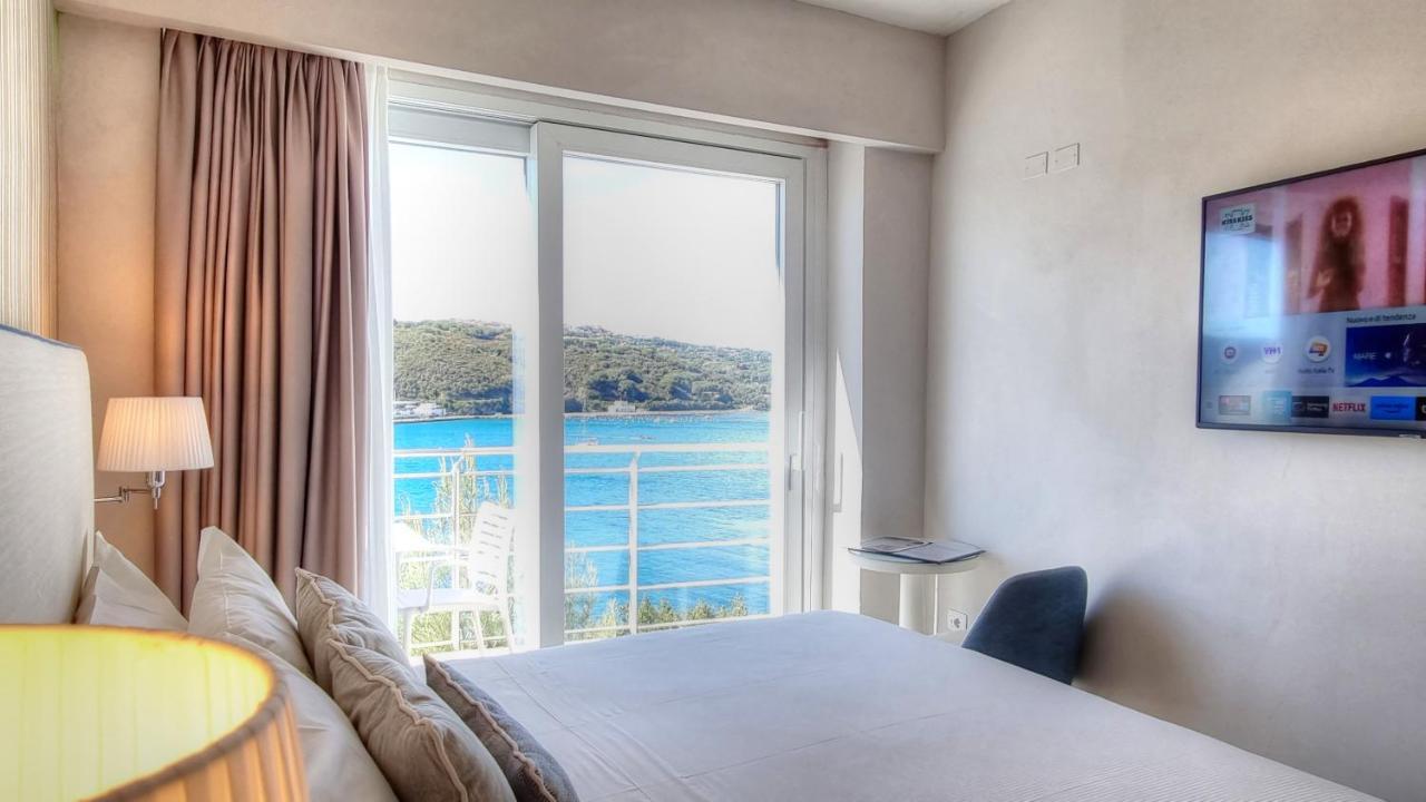 Hotel Plaza Porto Azzurro Ngoại thất bức ảnh
