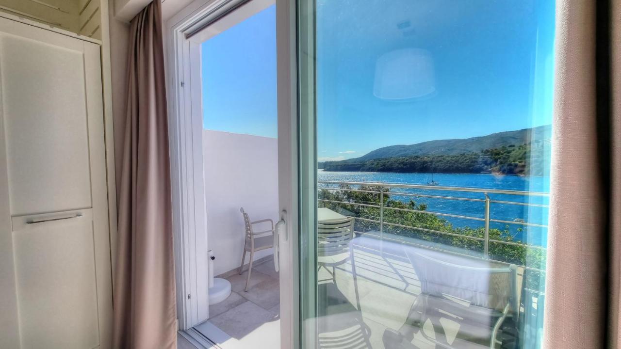 Hotel Plaza Porto Azzurro Ngoại thất bức ảnh