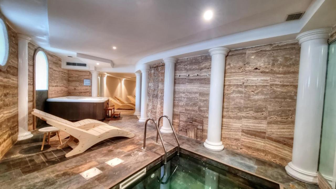 Hotel Plaza Porto Azzurro Ngoại thất bức ảnh