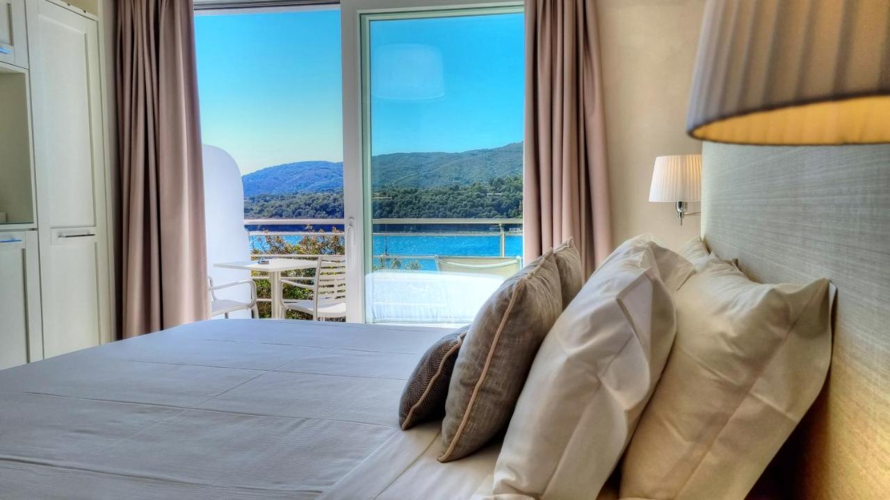Hotel Plaza Porto Azzurro Ngoại thất bức ảnh