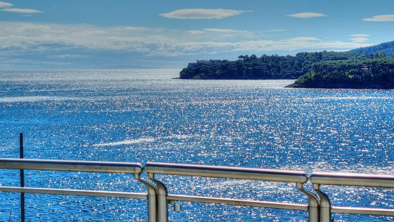 Hotel Plaza Porto Azzurro Ngoại thất bức ảnh