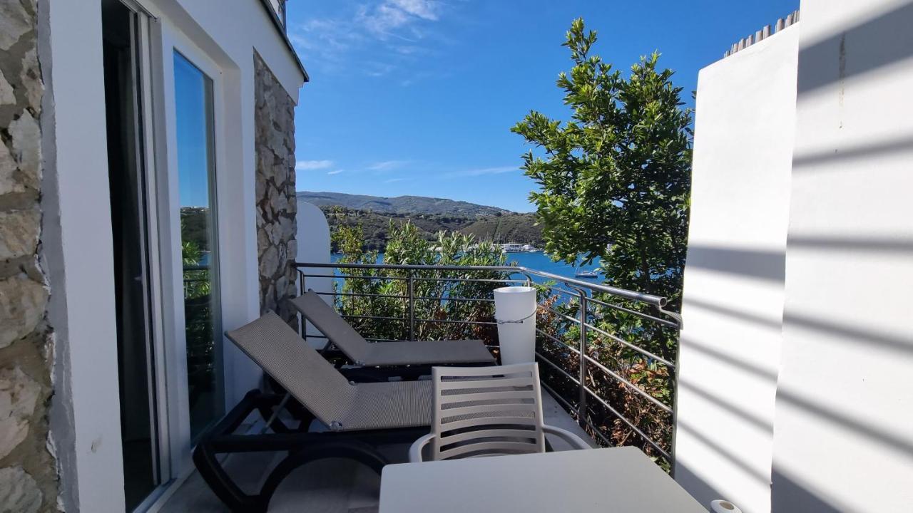 Hotel Plaza Porto Azzurro Ngoại thất bức ảnh
