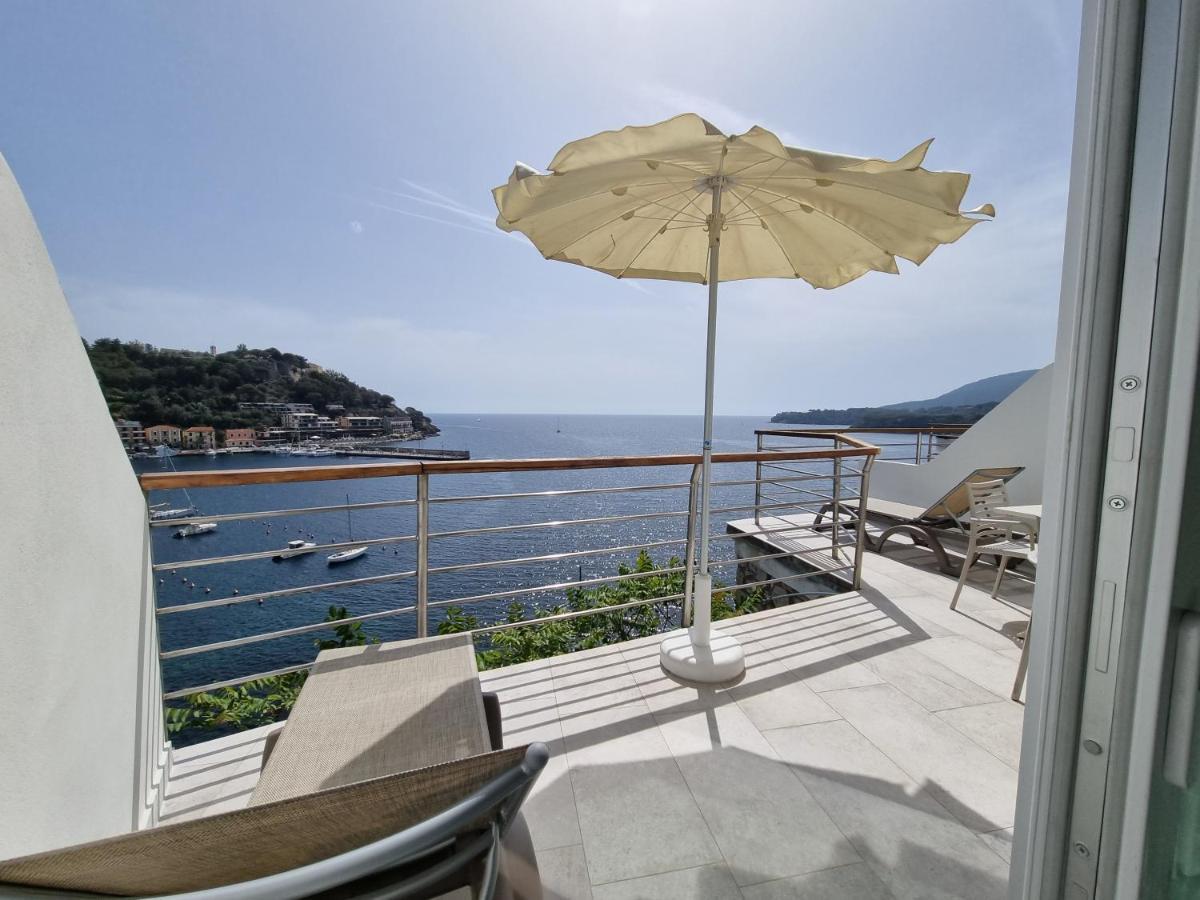 Hotel Plaza Porto Azzurro Ngoại thất bức ảnh