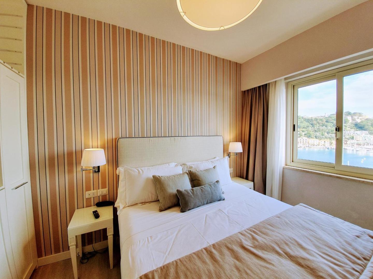 Hotel Plaza Porto Azzurro Phòng bức ảnh
