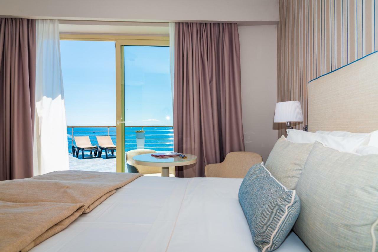 Hotel Plaza Porto Azzurro Ngoại thất bức ảnh