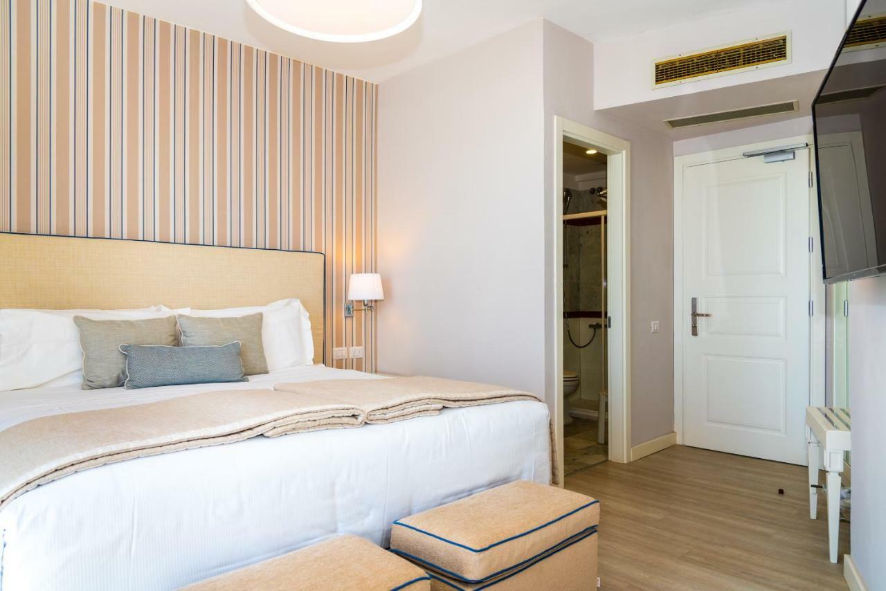 Hotel Plaza Porto Azzurro Ngoại thất bức ảnh