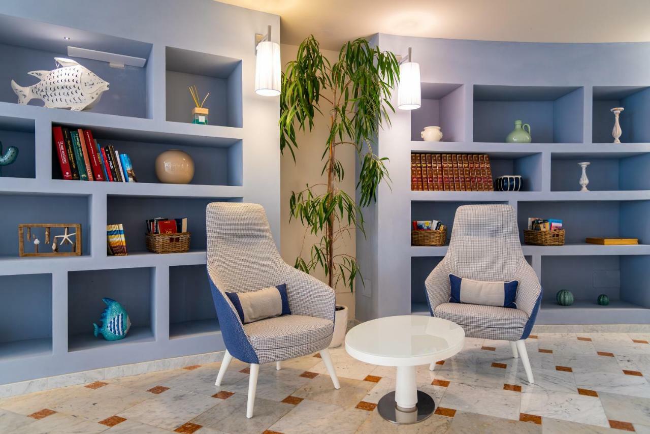 Hotel Plaza Porto Azzurro Ngoại thất bức ảnh